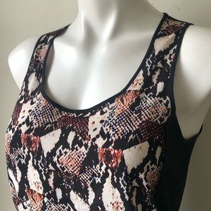 🌼 H&M Sleeveless Snake Print Blouse,